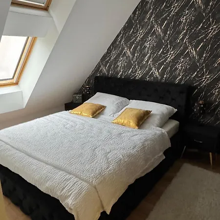 Apartmán Gyoer Riverside